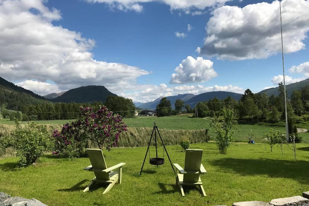 Orheimstunet - Gardsferie For Storfamilien Der Ogsa Hunden Er Velkommen Starheim Exterior foto