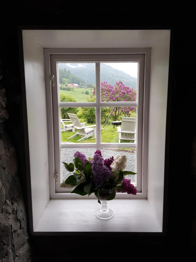 Orheimstunet - Gardsferie For Storfamilien Der Ogsa Hunden Er Velkommen Starheim Exterior foto