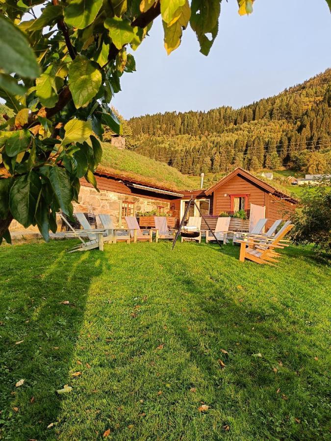 Orheimstunet - Gardsferie For Storfamilien Der Ogsa Hunden Er Velkommen Starheim Exterior foto